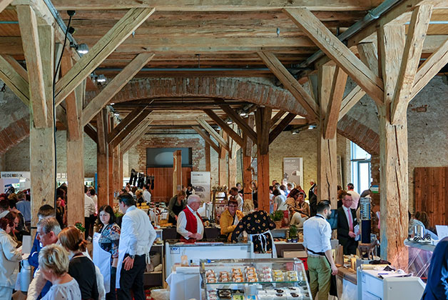 Blick auf die Messehalle Heiderbeck Messe