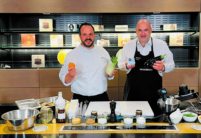 Koch Till Weiß und Moderator Marcus Böhmer in der Heiderbeck Akademie