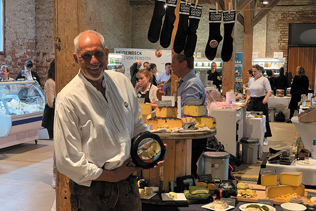 Reiner Wechs am Stand vom Rheingau Affineur auf der Heidebeck Messe 2019