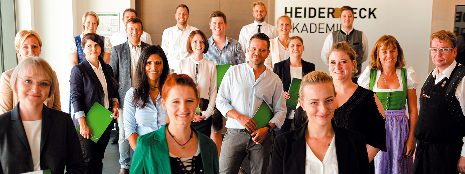 Gruppenbild von der Abschlussklasse des letzten Diplom Käsesommelier Kurses an der Heiderbeck Akademie