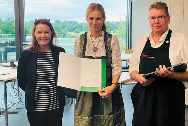 Susanne Holland in der Mitte, Adelheid Kühmayer links und Hans Chisté rechts